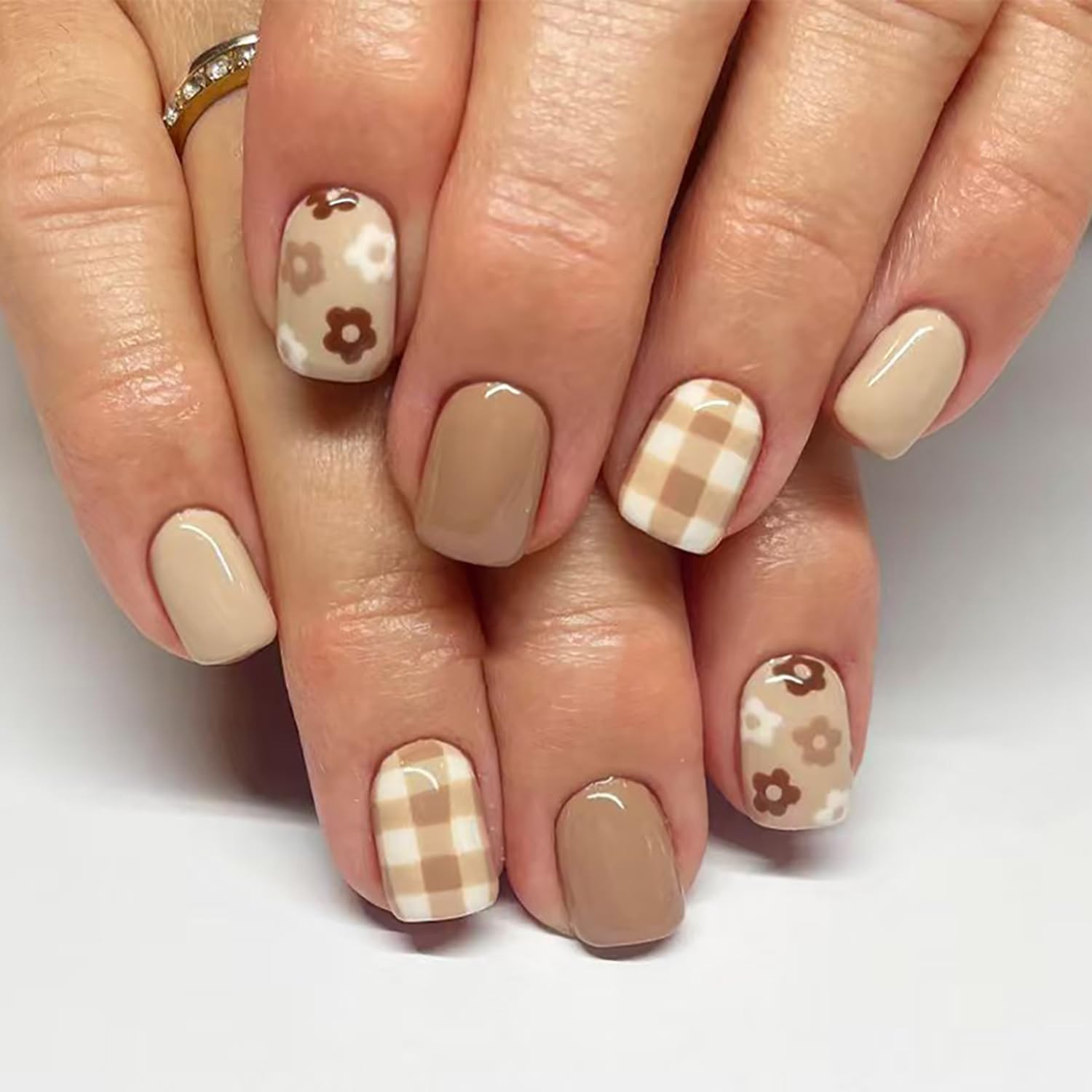 Spring Summer Press on Nails Short Almond Fake Nails 3D Embossed Fruit False Nai