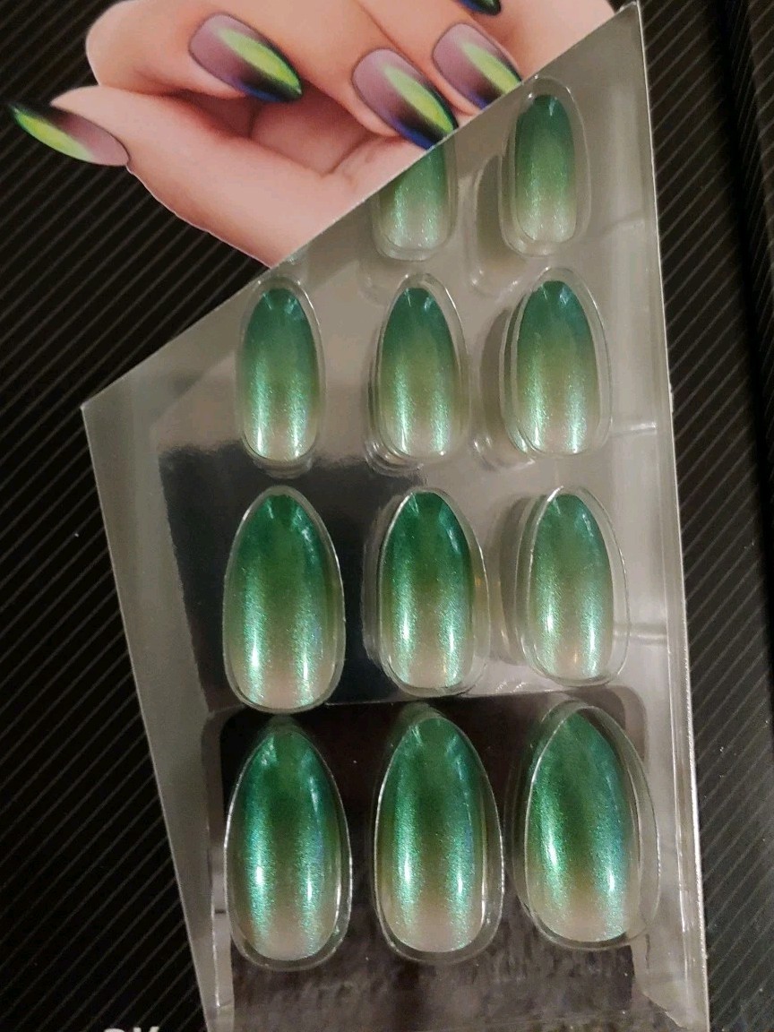 2 Adult Sets Wicked Ombre Green Press On Nails 24 Count 🦋 No Glue