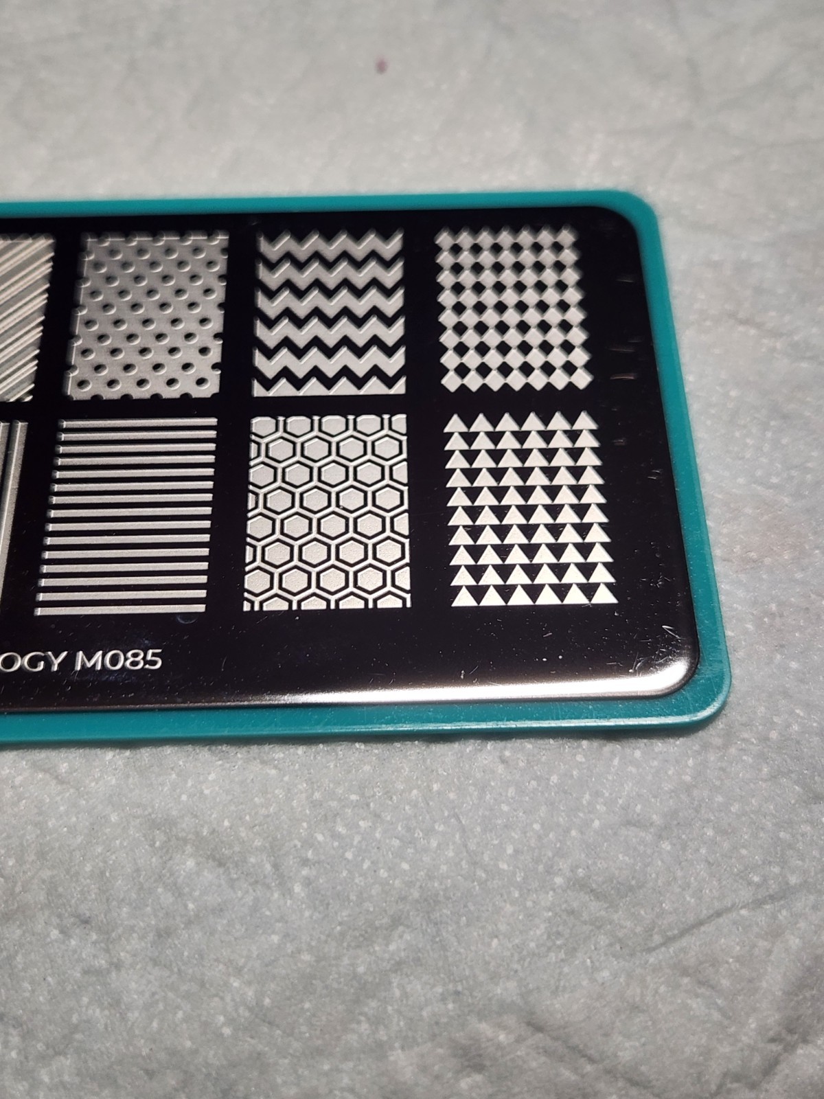 Maniology Nail Stamping Plate M085 Patterns
