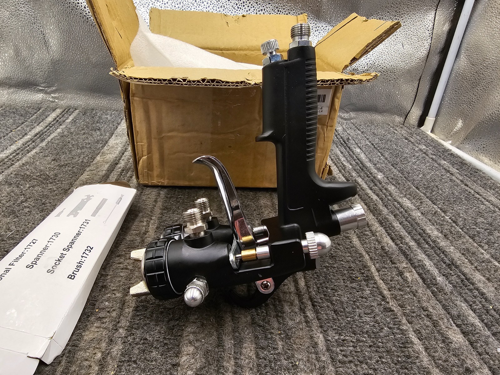 Double Nozzle Dual Heads 2 Component Air Powered Spray Gun 1.4mm
