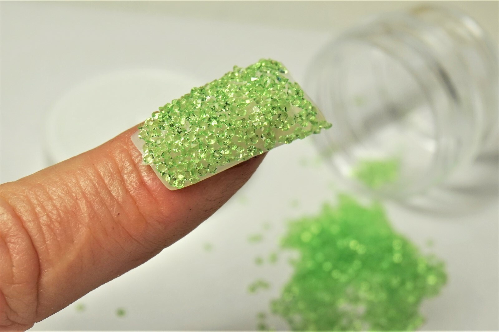 PREMIUM GREEN CRYSTALS FOR NAILS 1000 Pixiecrystals Nail Art Small Gift