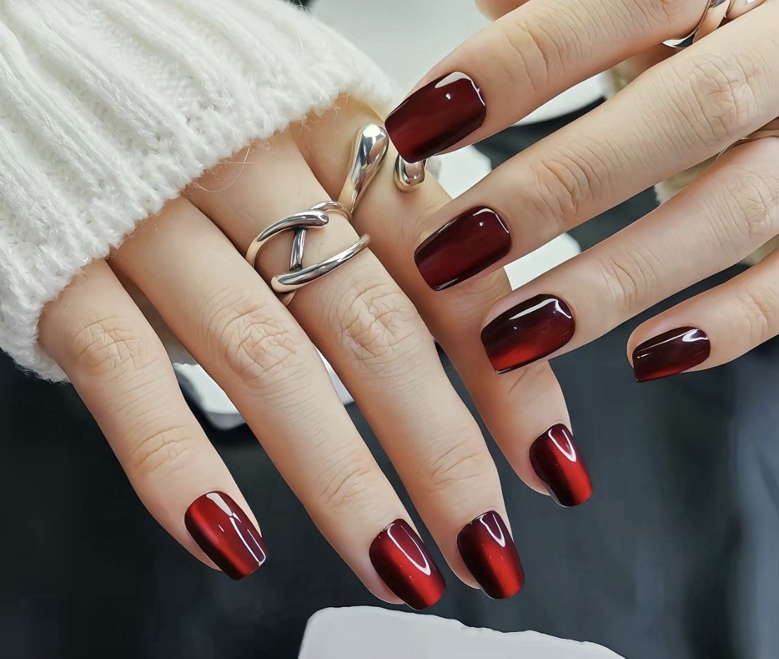 QINSINGE Ruby Gemstone Press-On Nails