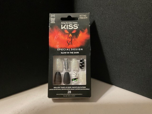 Kiss special design glow in the dark medium 87740 HSD20X Halloween