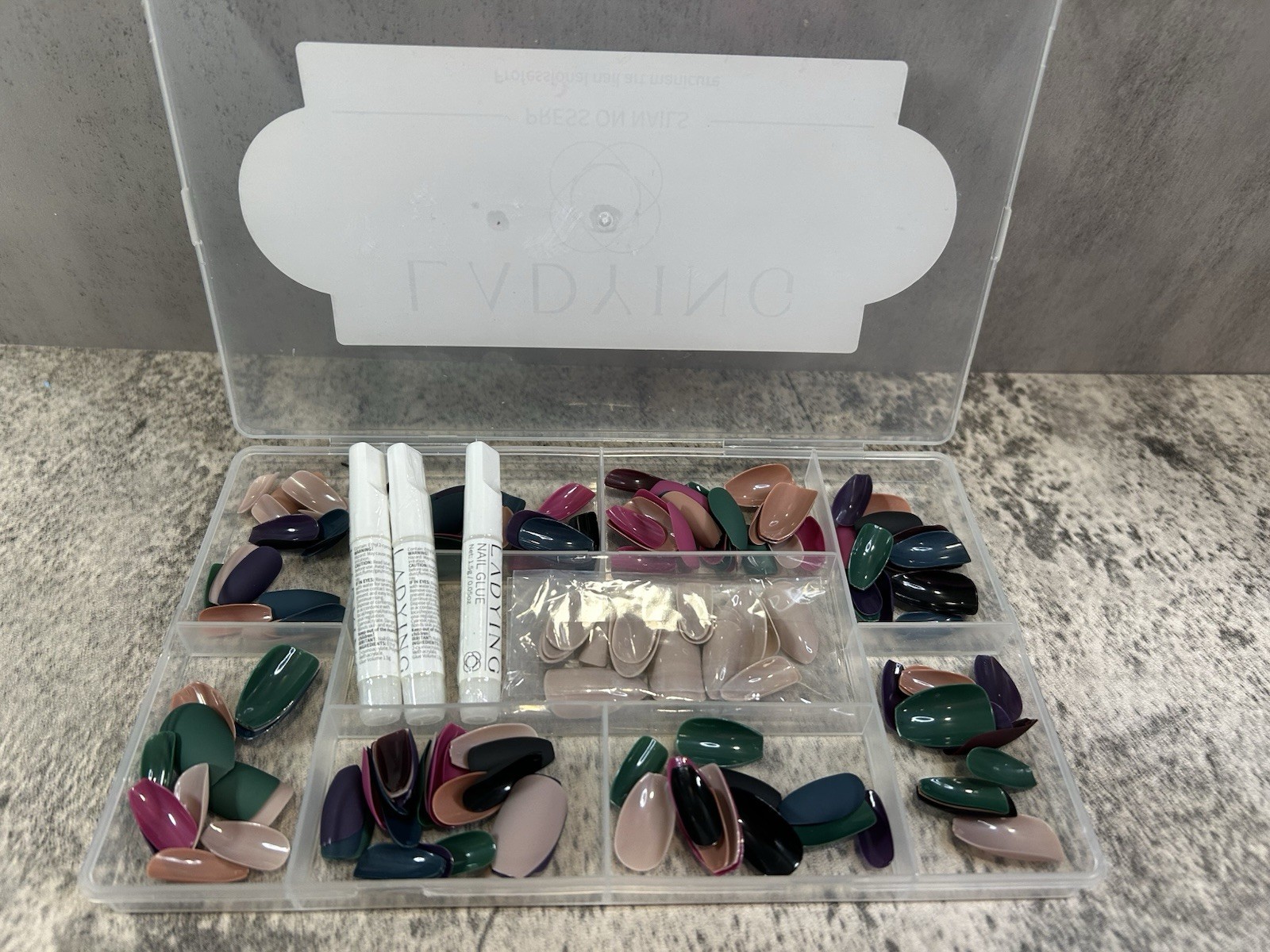 Ladying Press On Nail Set w/ Nail Glue Multiple Sizes & Colors – Open Box