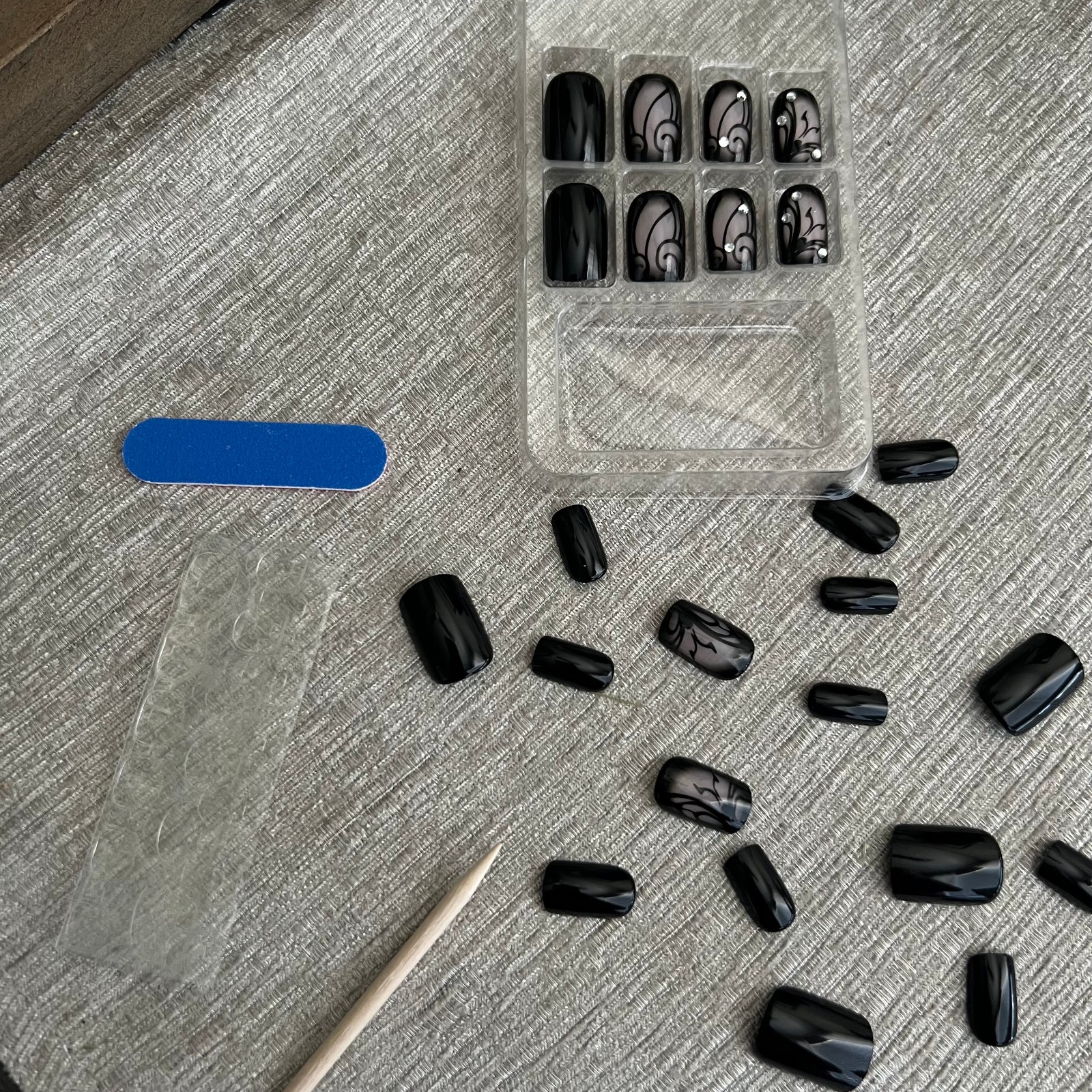 24 pcs Black Swirls on Nude w Rhinestones Medium Length Square Press on Nails