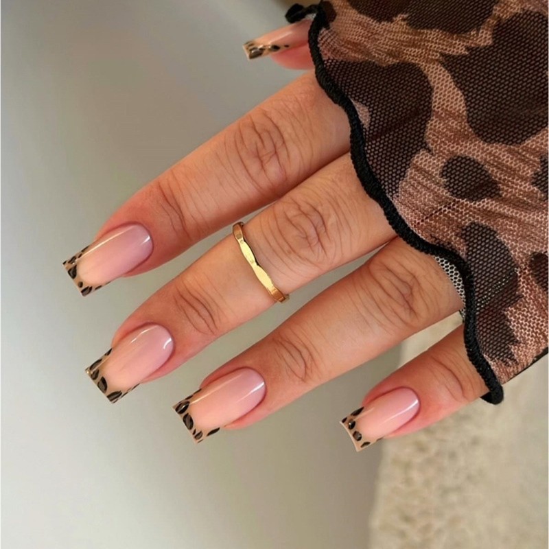 24 Pieces Leopard French Tip Press On Nail Short Square Style on Nail