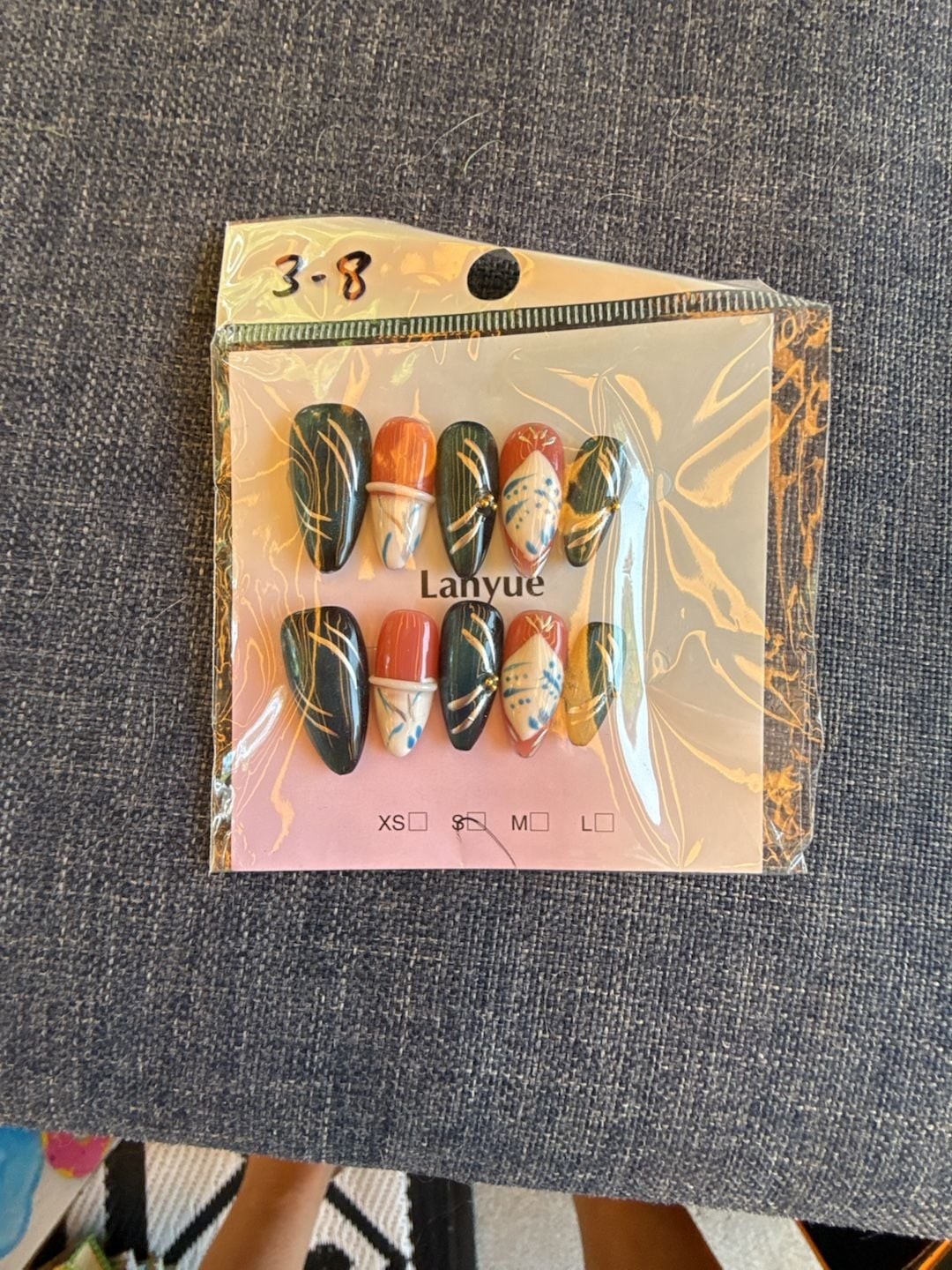 Lanyue Handmade Almond Press-On Nails with Abstract Art and Metallic Accents