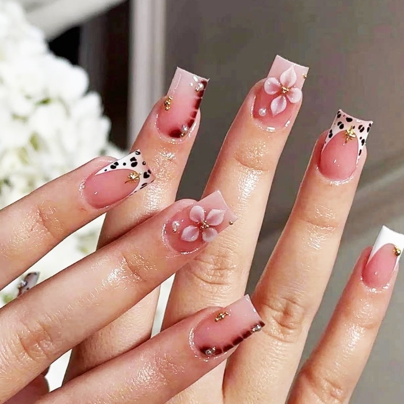 Easy Apply Leopard Print 3D Flower Press On Nail Quick Installation For Parties