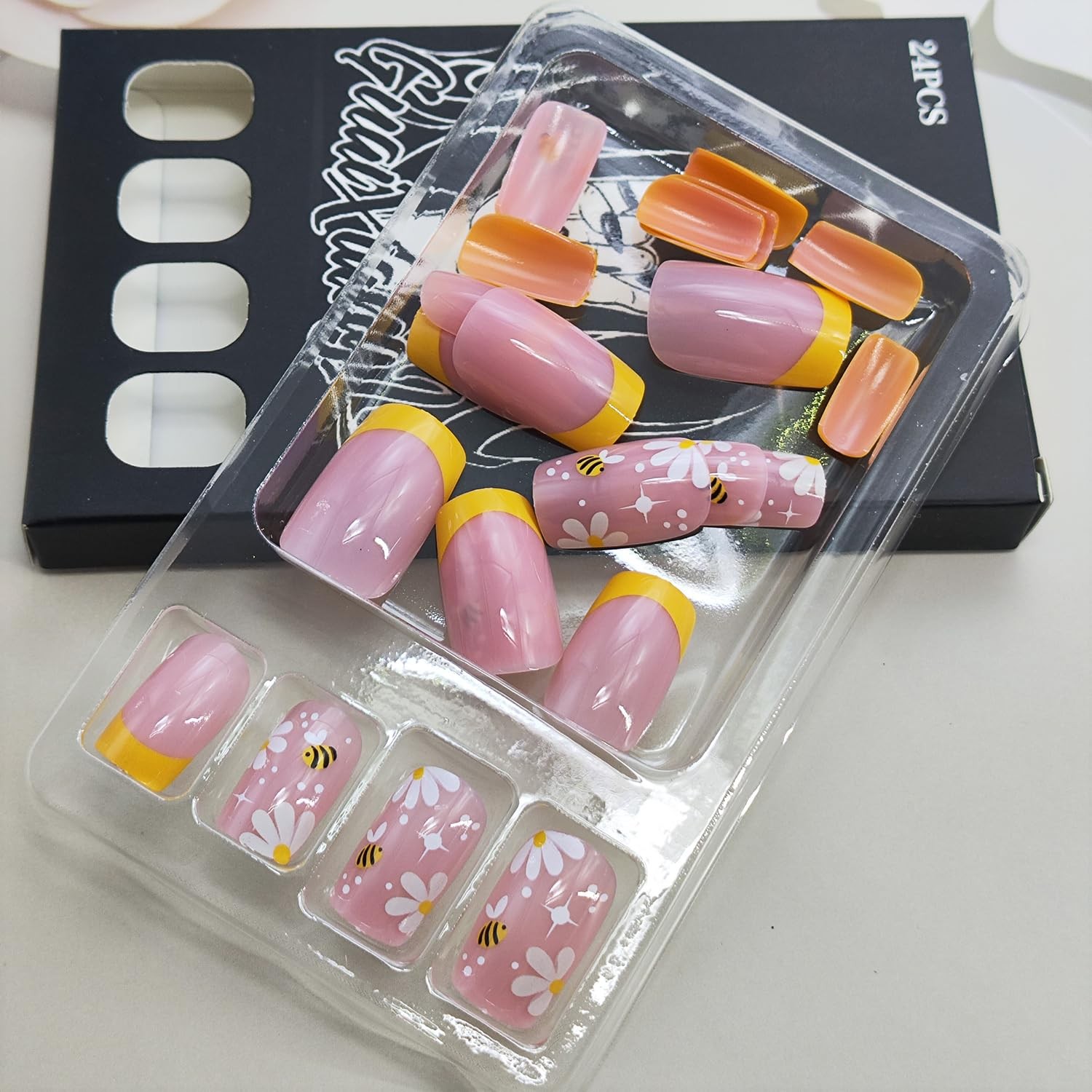 Flower Press on Nails Medium Square Spring Fake Nails with Daisy Bees French …