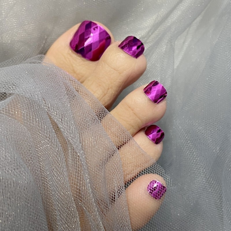 24pcs Rose Red Glue On Press On Toe Nails Geometric Fish Scale False Toenail