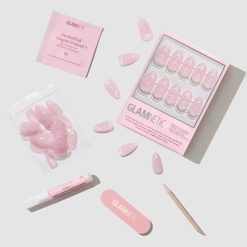 Soulmate Energy Fake Nails: Almond Shape, 30 Pieces, Velvet Finish