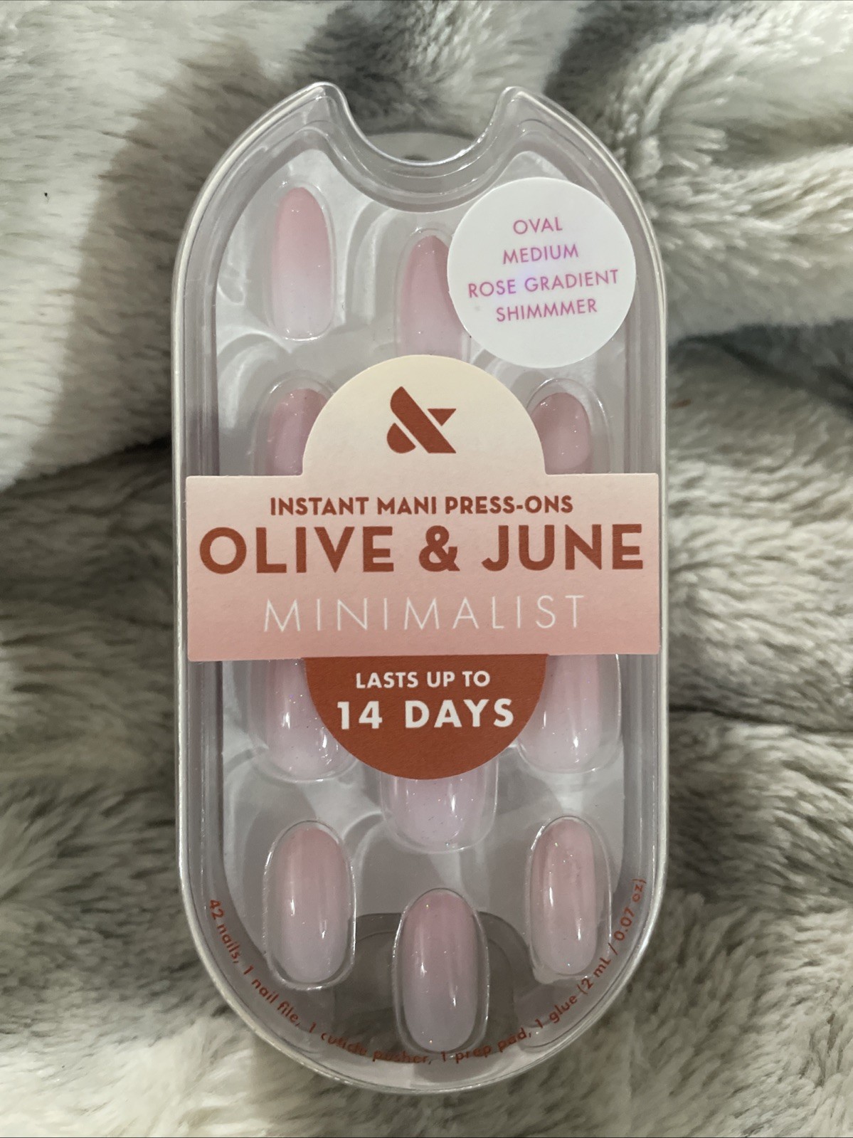 Olive & June Instant Mani Press-On Nails Oval Medium Rose Gradient Shimmer