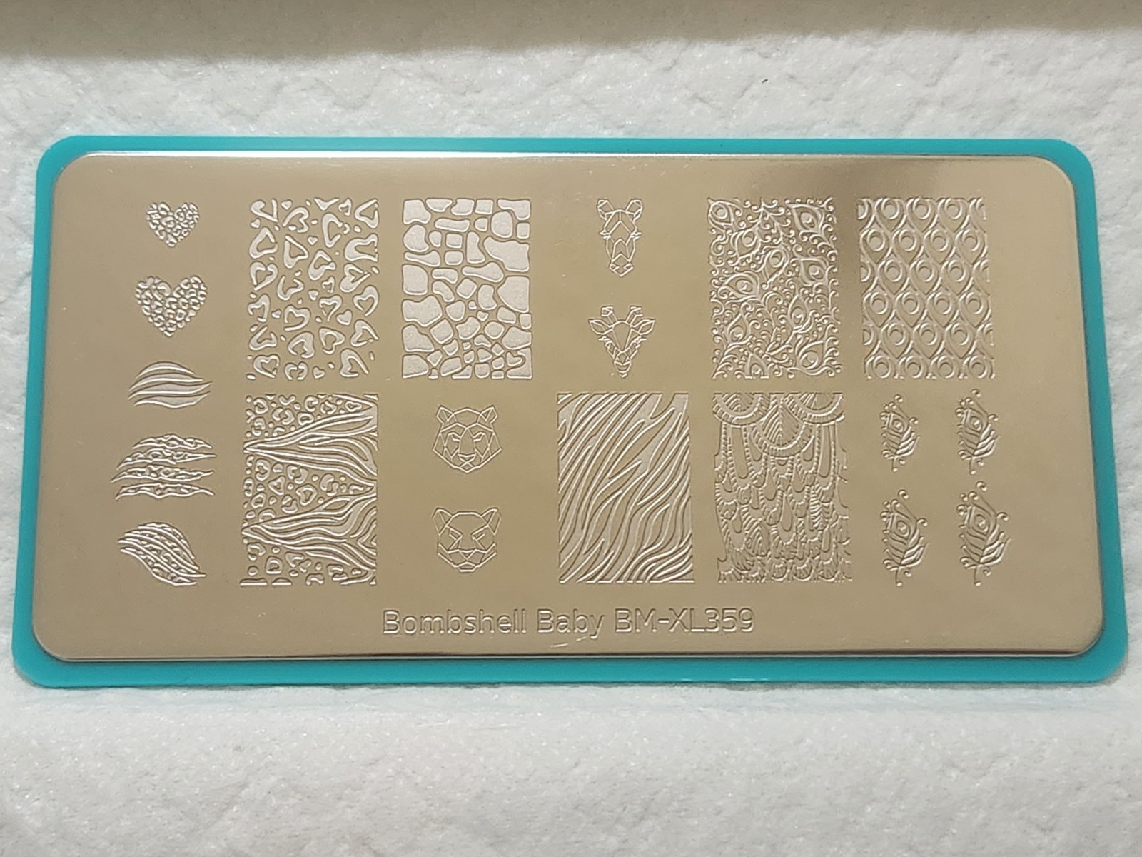 Maniology Nail Stamping Plate – Bombshell Baby BM-XL359