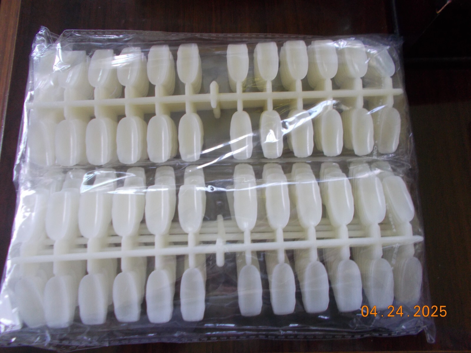 New in Package 480 Pieces Shell Shaped Artificial Nail Tips