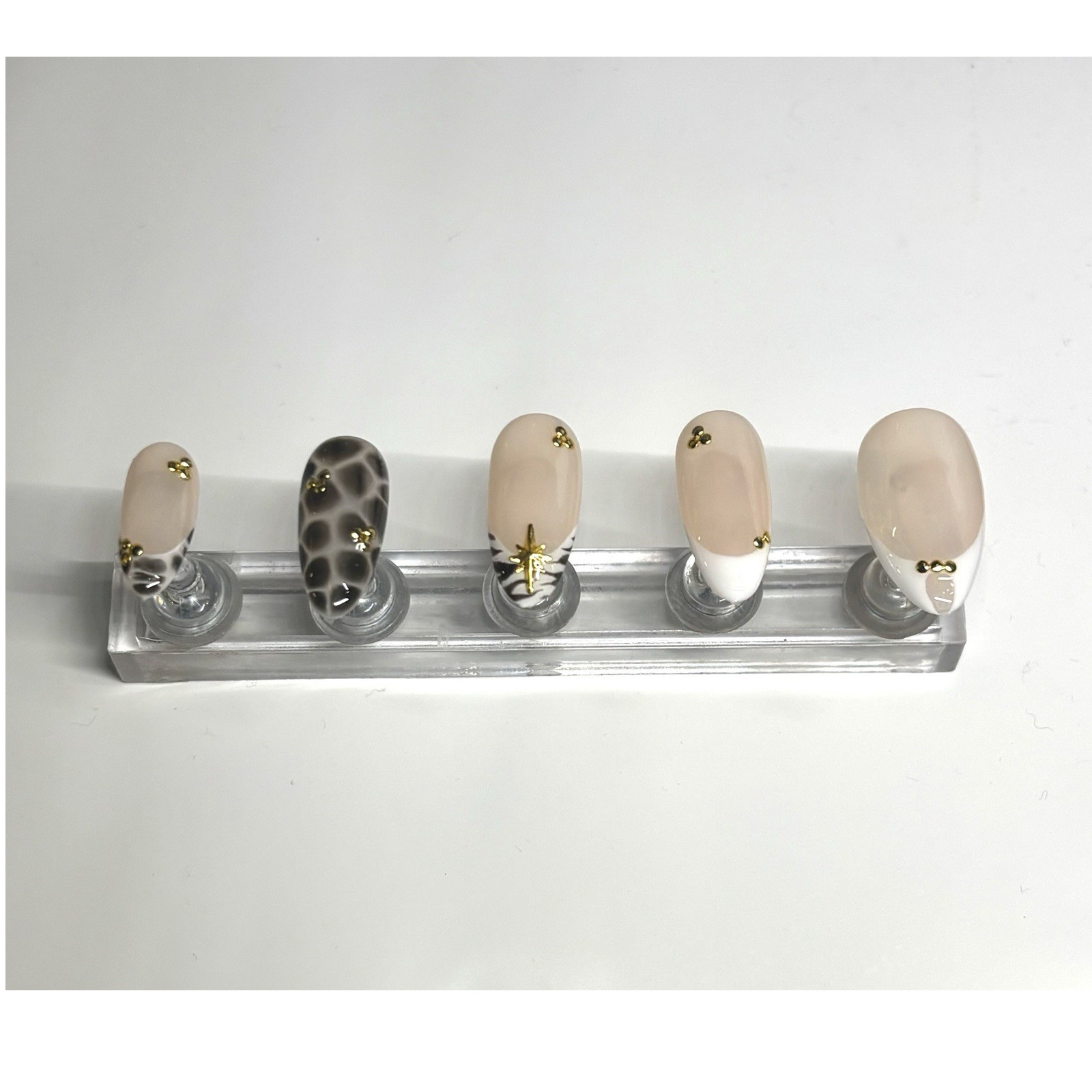 Press-On Nails Beige White Black Gold 3D Animal Print Full Cover Almond Medium