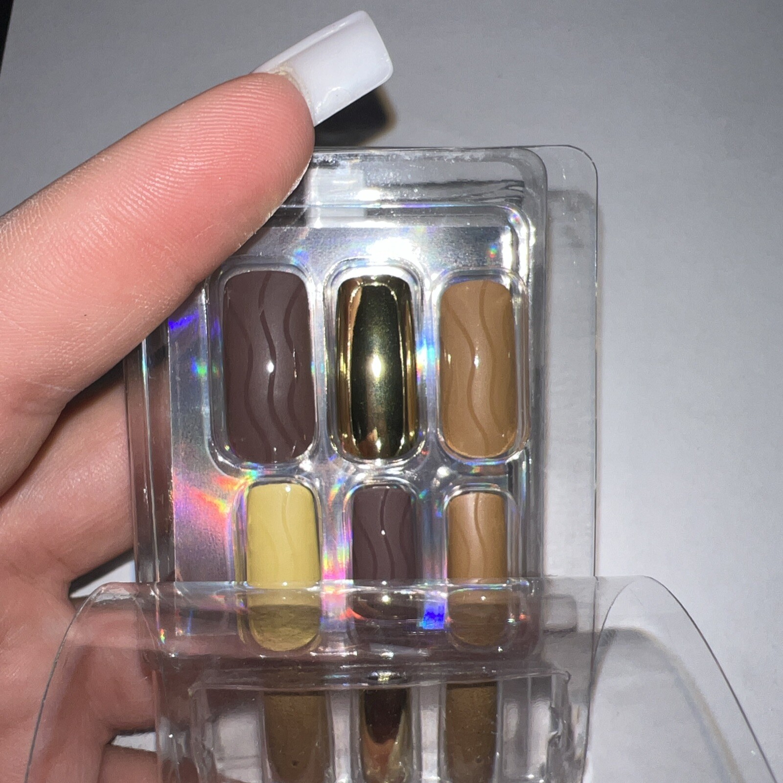 24pc Claire’s Fake False Press On Glue On Nails Vegan Gold Brown