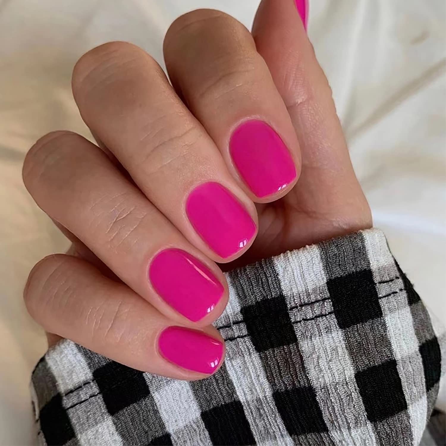 RIICFDD Bright Pink Glossy Short Square Press on Nails