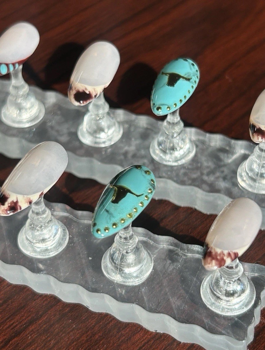 Handmade Western Style Press-on Nails Almond Shape medium length