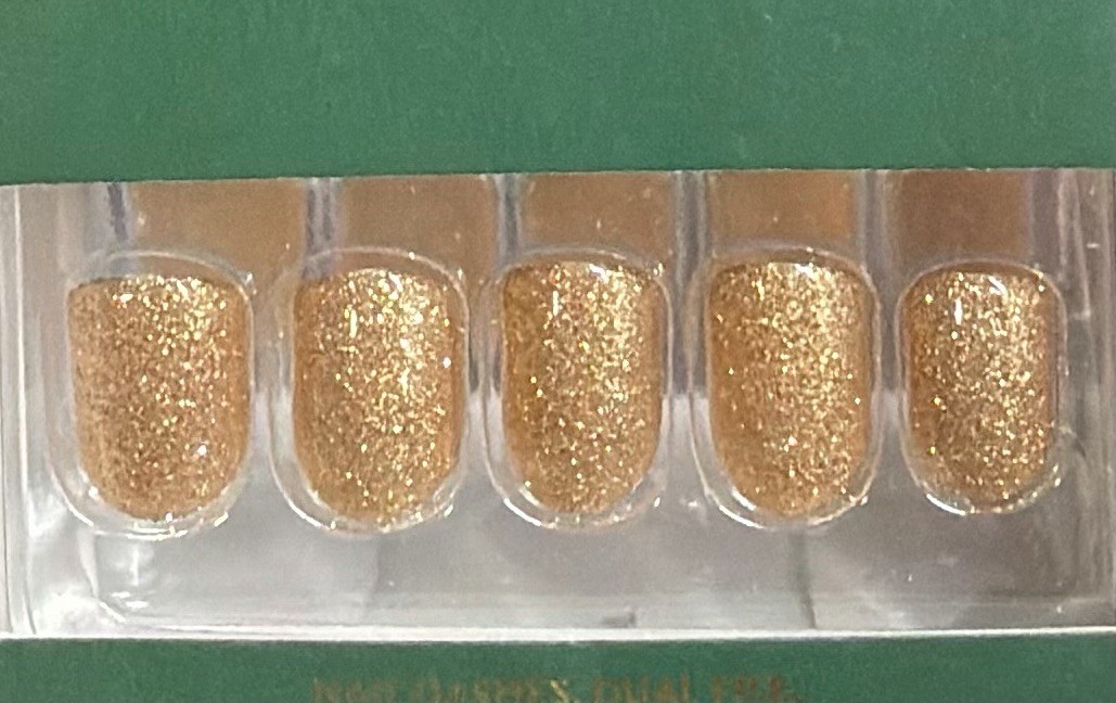 Red Aspen Short Square Gold Glitter Colbie’s Class Ring torn box has sticker ✨