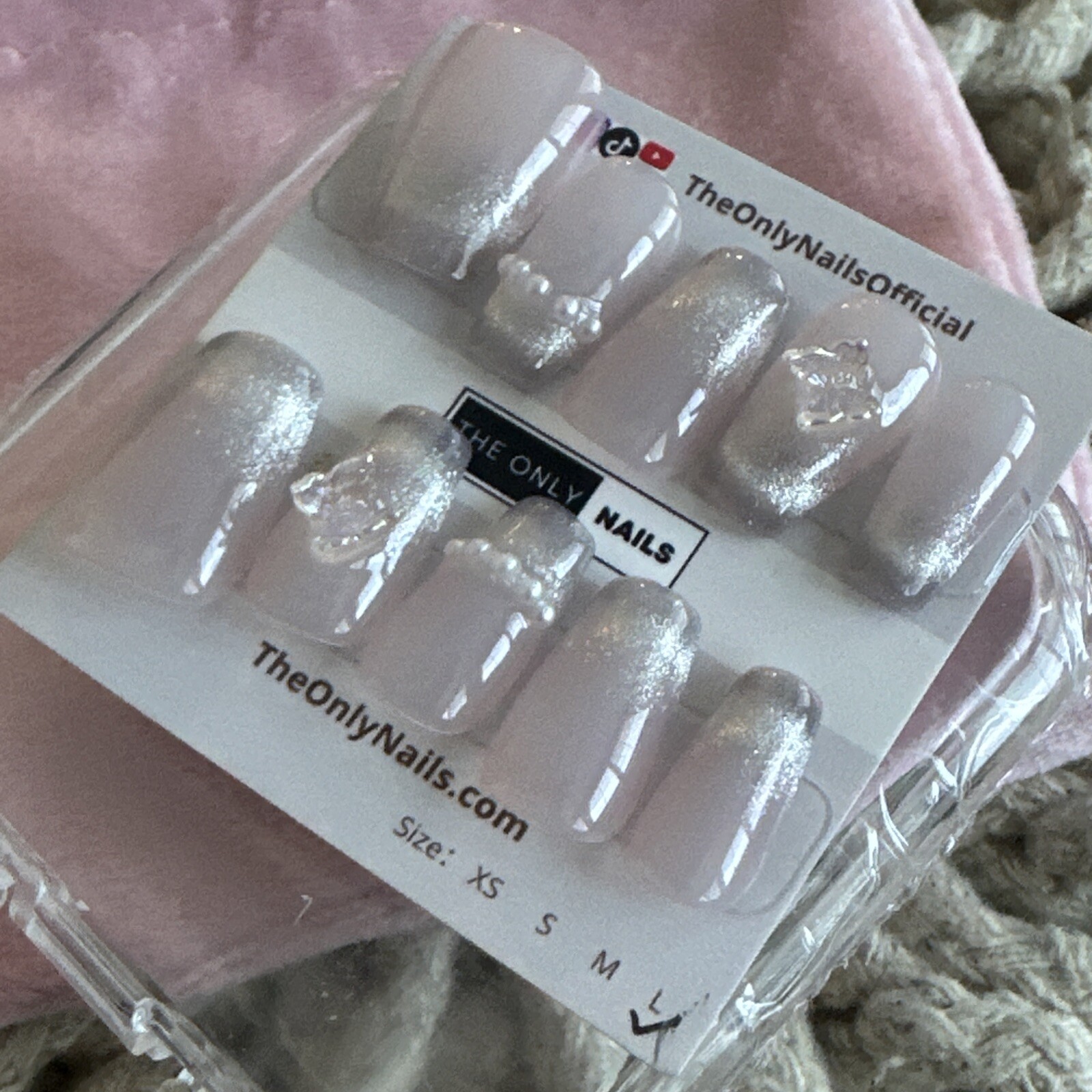 Handmade Acrylic & Gel Reusable Nails – Shimmering 3D Butterfly