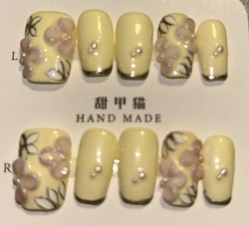 Acrylic press on nails