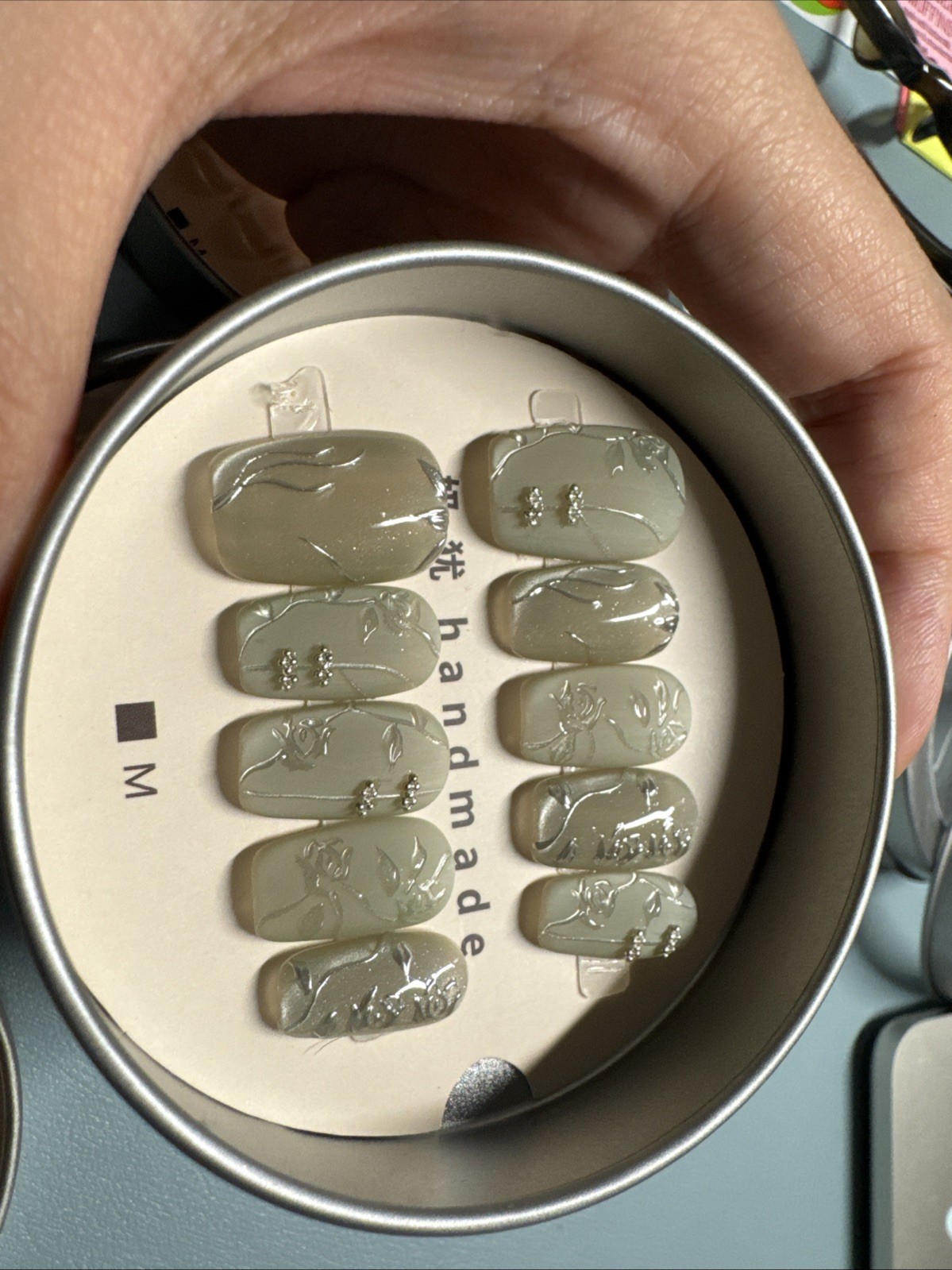 nails