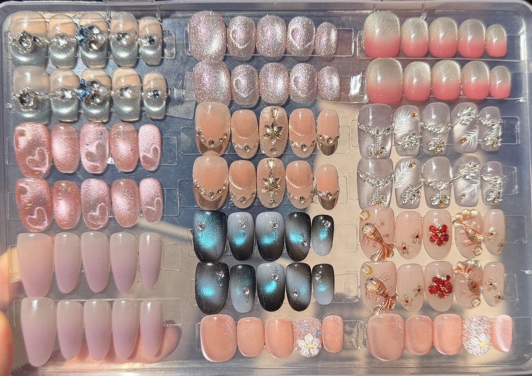 USED press on nails short handmade with box, slightly used, 20 sets, size M