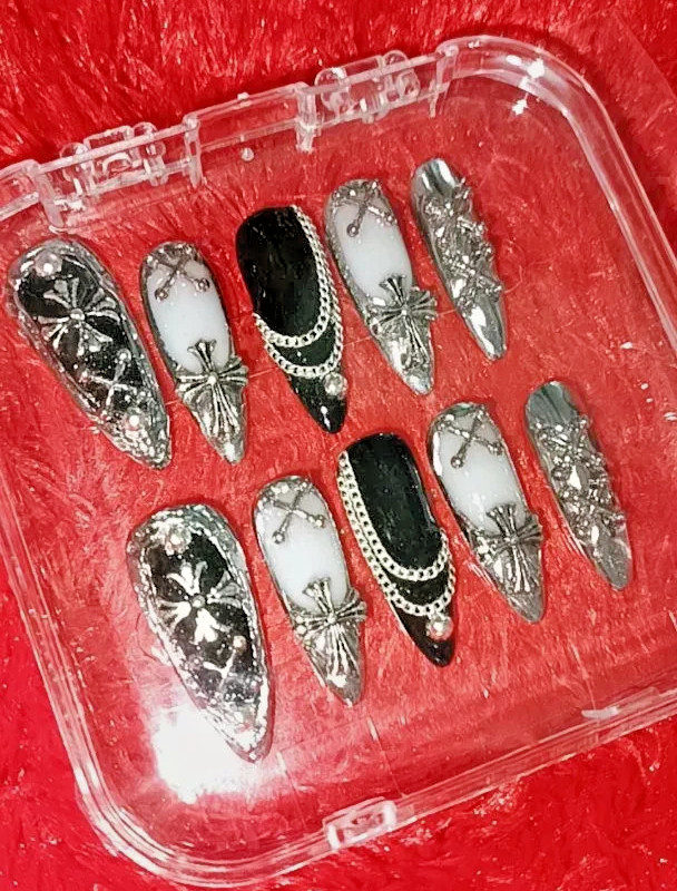 Ready-made artificial nails, gel nails, handmade, durable black and silver 1 set