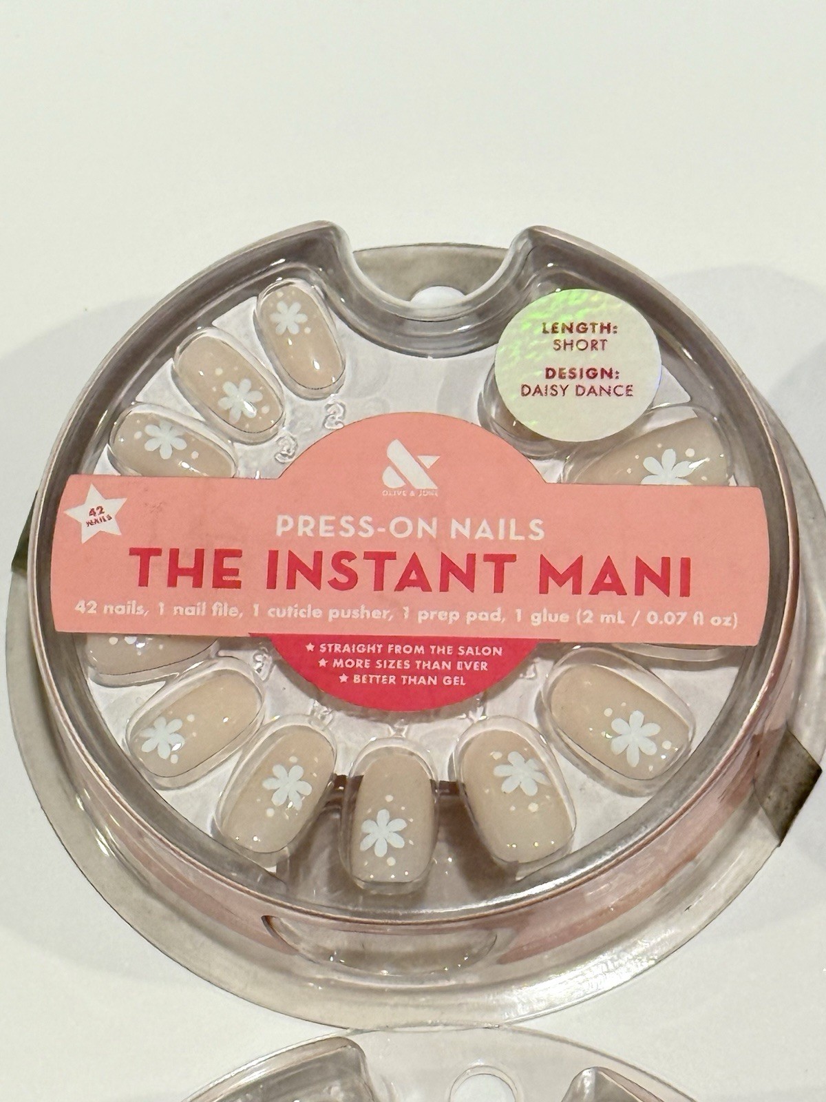 Olive and June Press-On Nails The Instant Mani Short Length Nude White Daisy X4