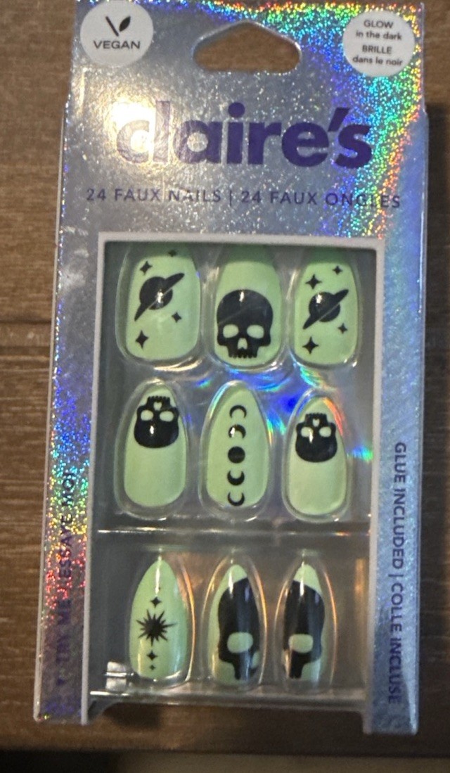 faux false nails halloween goth glow in dark color with glue Claire’s
