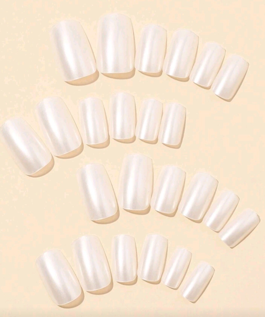Press-On Nails Pearl White Short/Medium – Coffin Shaped Squared Off Finish