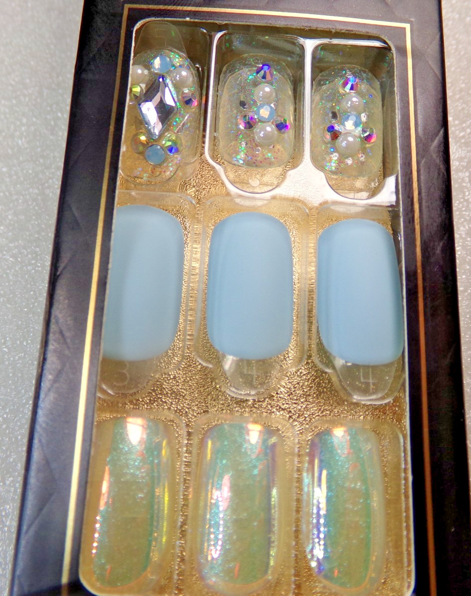 IMPRESS Couture NAILS PRESS ON Medium Matte Light Blue, Iridescent, Gems