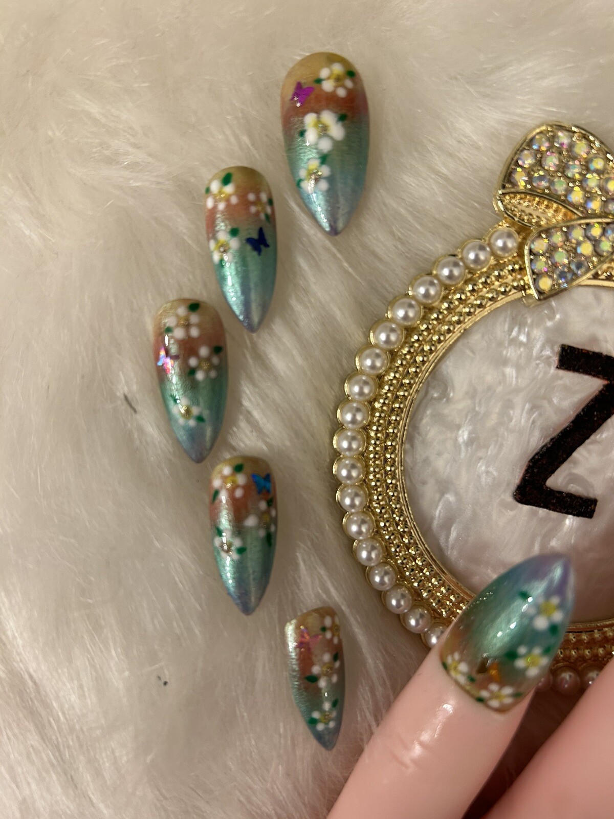 Z NAILZ! Gorgeous set of Handmade Custom Floral Ombre’ Stiletto Press On Nails