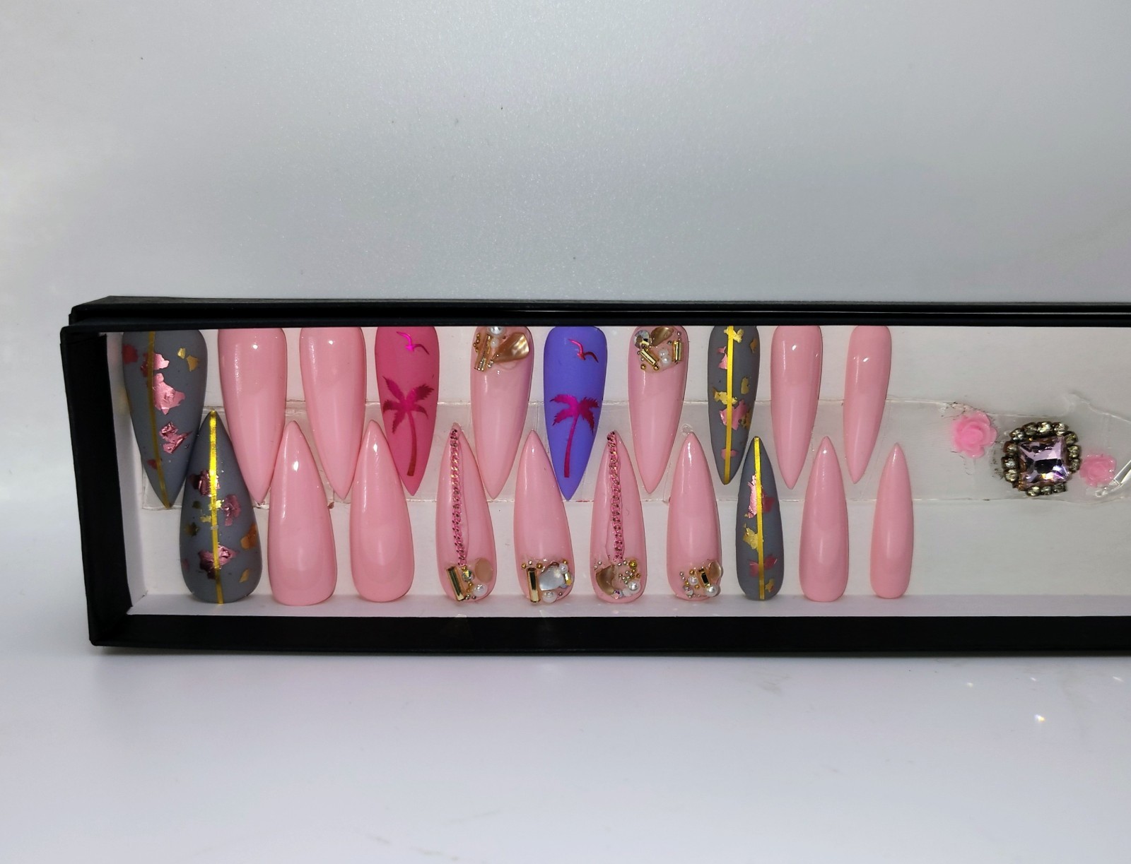 Handmade Nails. Full-set Stiletto Shape