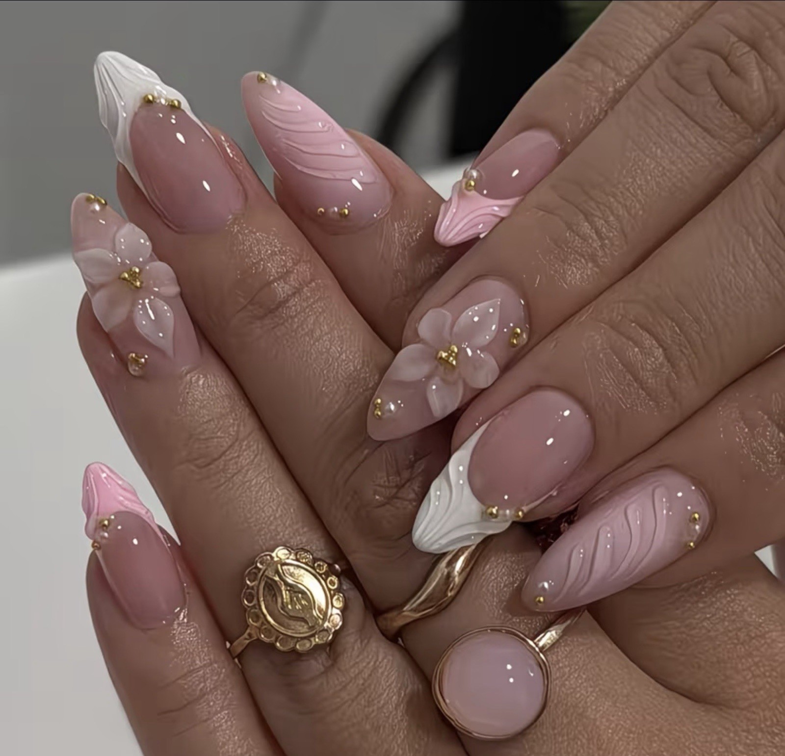 Unique Art Pink White Gold 3D French Almond Gel Flower Press-On Nails Set