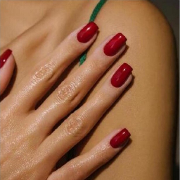 Classic RED press on nails