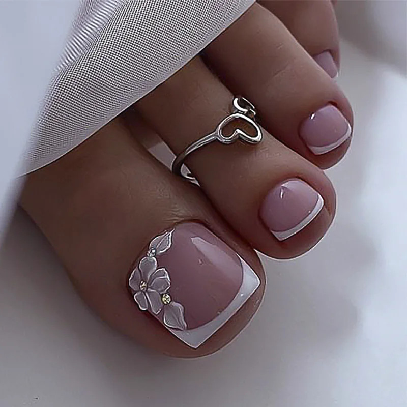 Stylish Gold French Nude Pink Wearable Nail Art Simple Fashion Fake Toenails