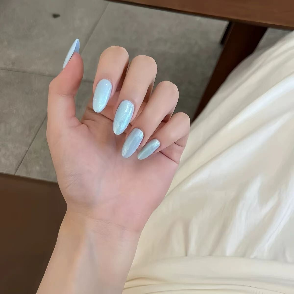 10pcs Handmade Polar-Blue Hailey Style Press on Nails, Medium Almond shape, SML