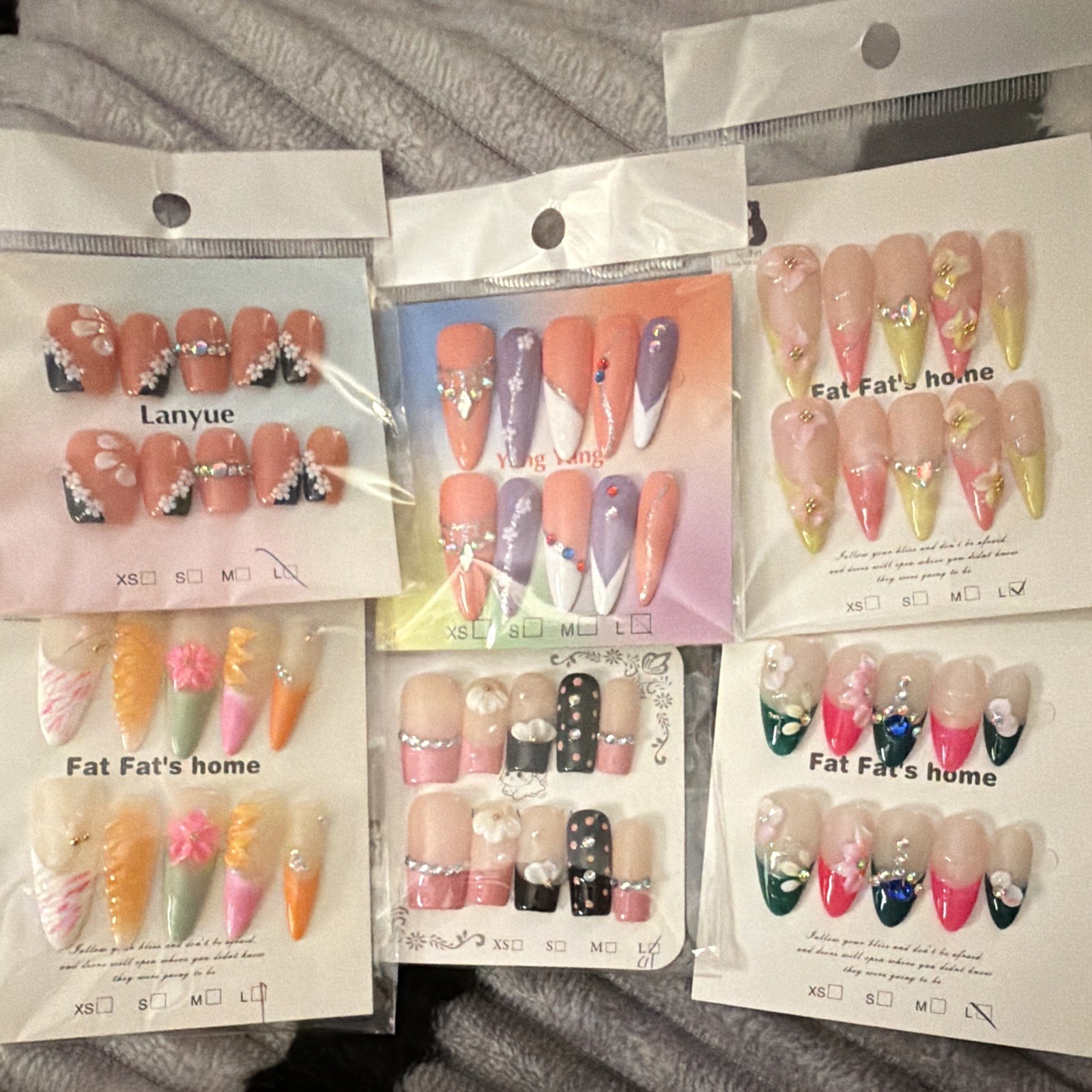 Set of 6 pre-designed large nails