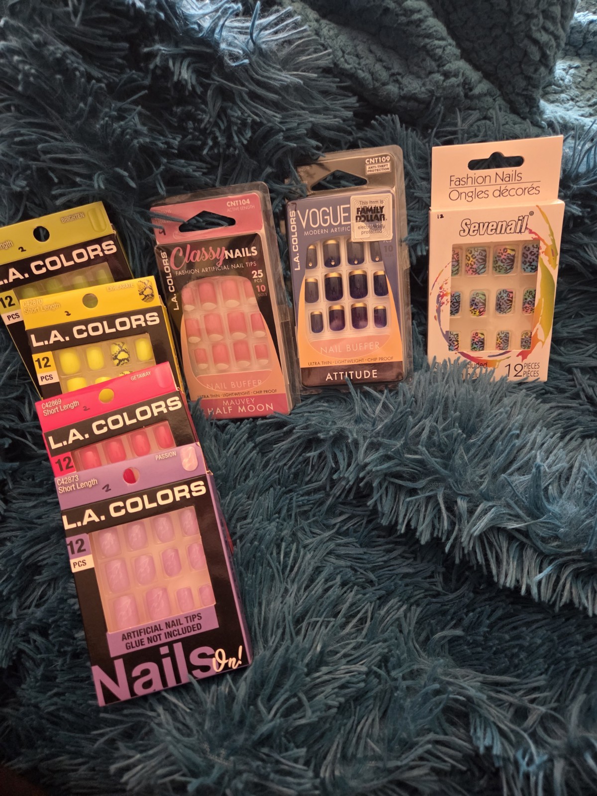 L.A. COLORS & Sevenail Artificial Nail Tips Short Square Multicolor Boxed