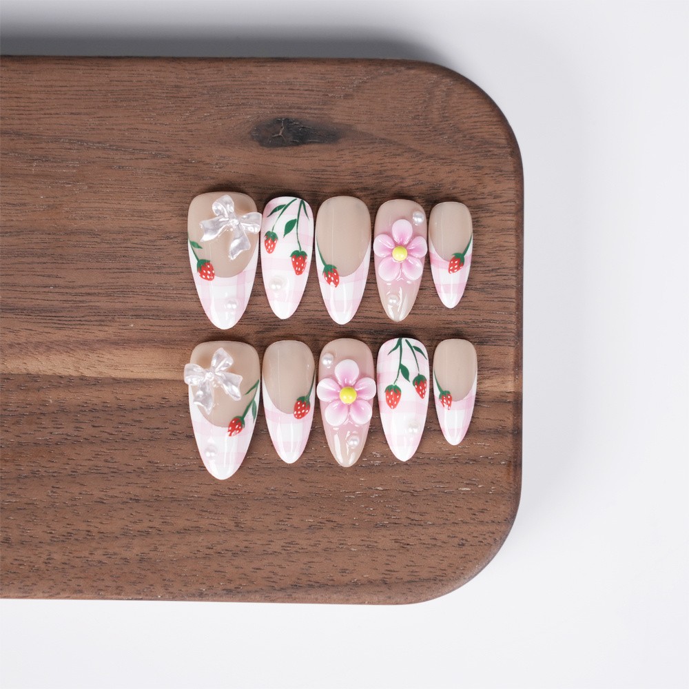 Handmade Pink Plaid Strawberry Nails Floral Pearl Lovely Trendy Fake Nails