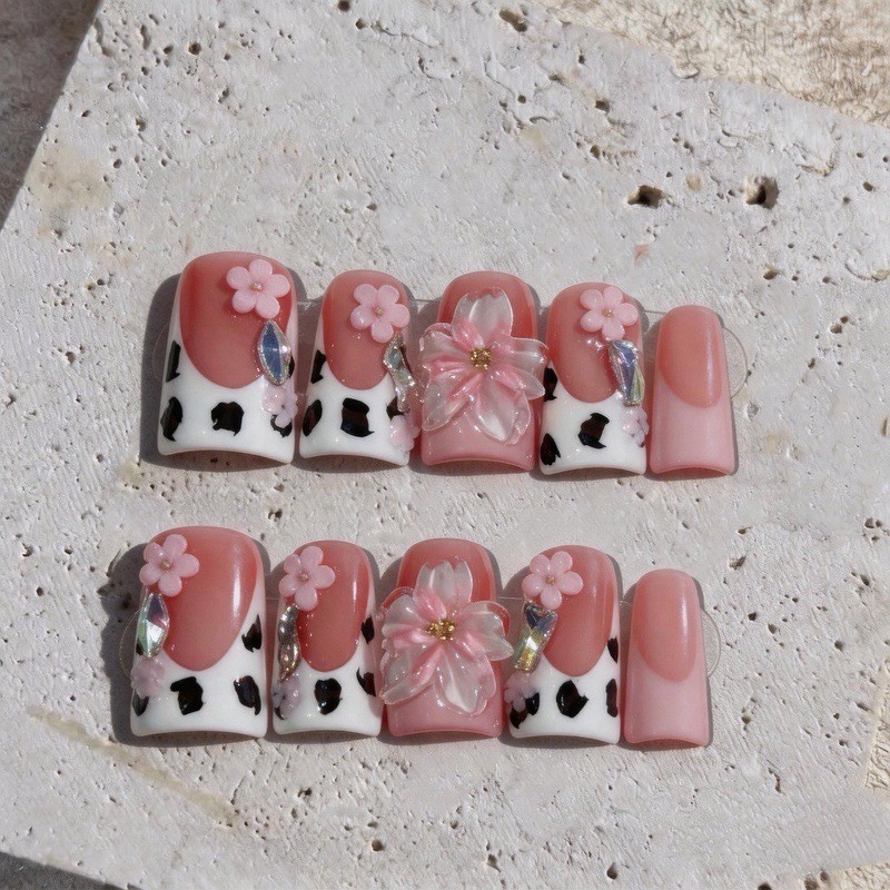 10Pcs Short Duck Pink Cow Print French Press On Nails For Dating Wholesale Use