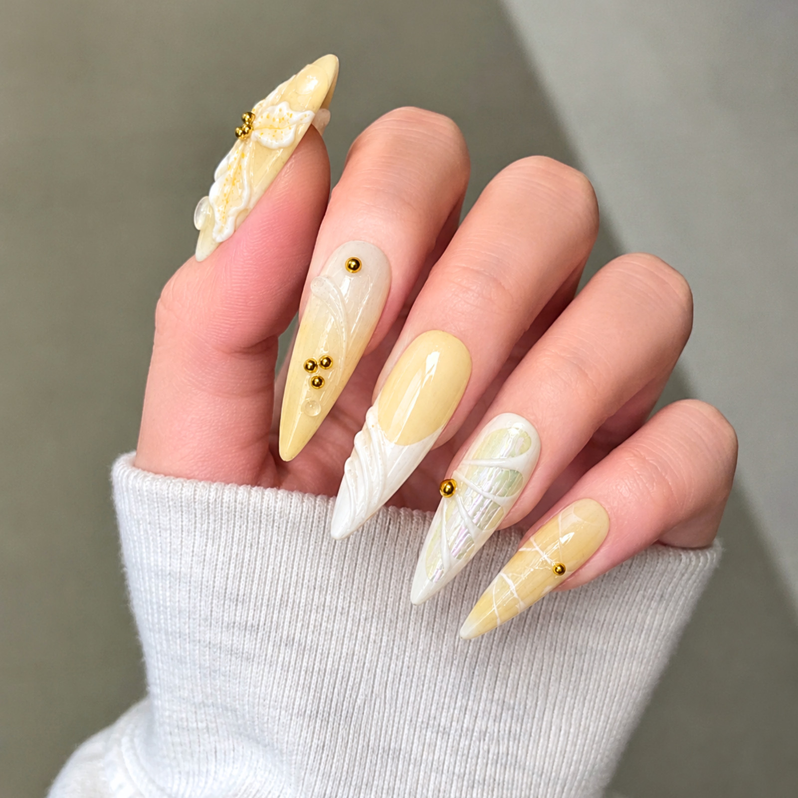 Handmade Yellow White Floral Press On Nails 3D Flower Gold Bead Set