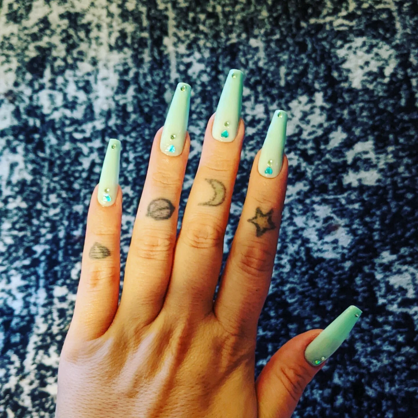 Handmade Press on nails love blues. Msg with size xs/s/m/l or custom 