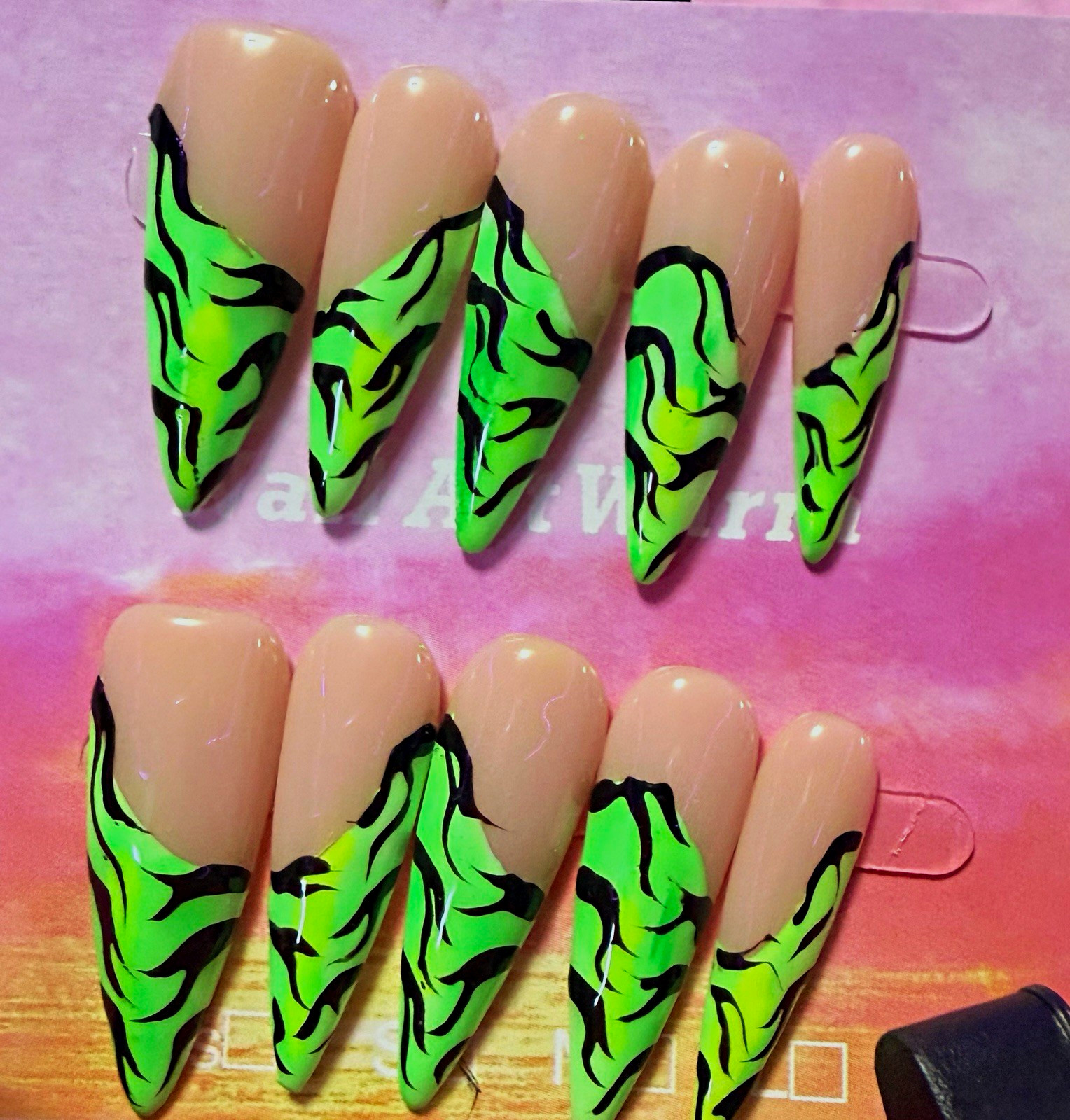 Nude/Green/Black Glossy Animal Stiletto Press-On Nails, Long size small