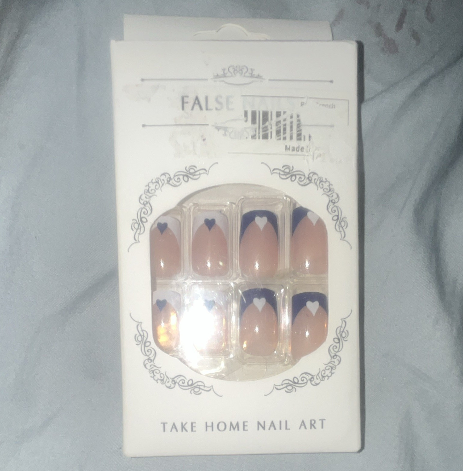 French Tip Press-On Nails Nude/Blue/White Heart Theme Self-Adhesive Pre-Designed