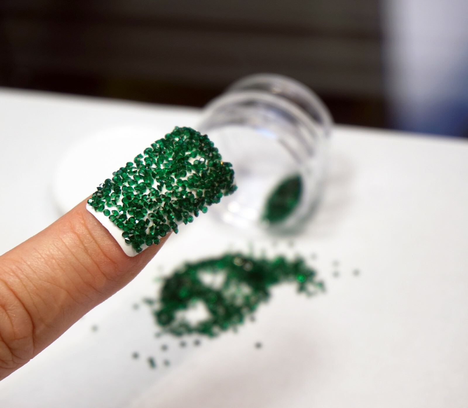 GREEN PREMIUM CRYSTALS FOR NAILS 1000 Pixiecrystals 3D Nail Art Small Gift