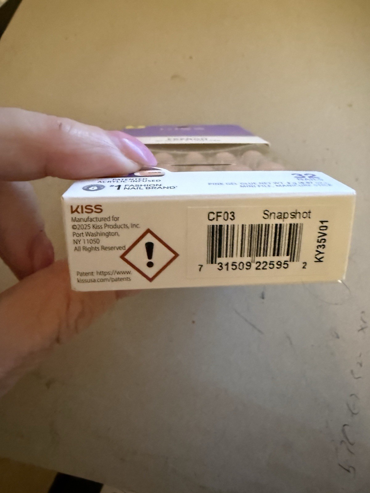 KISS CORE Press On Nails, Glue, Pink Short – 32 nails – French & Timeless #63