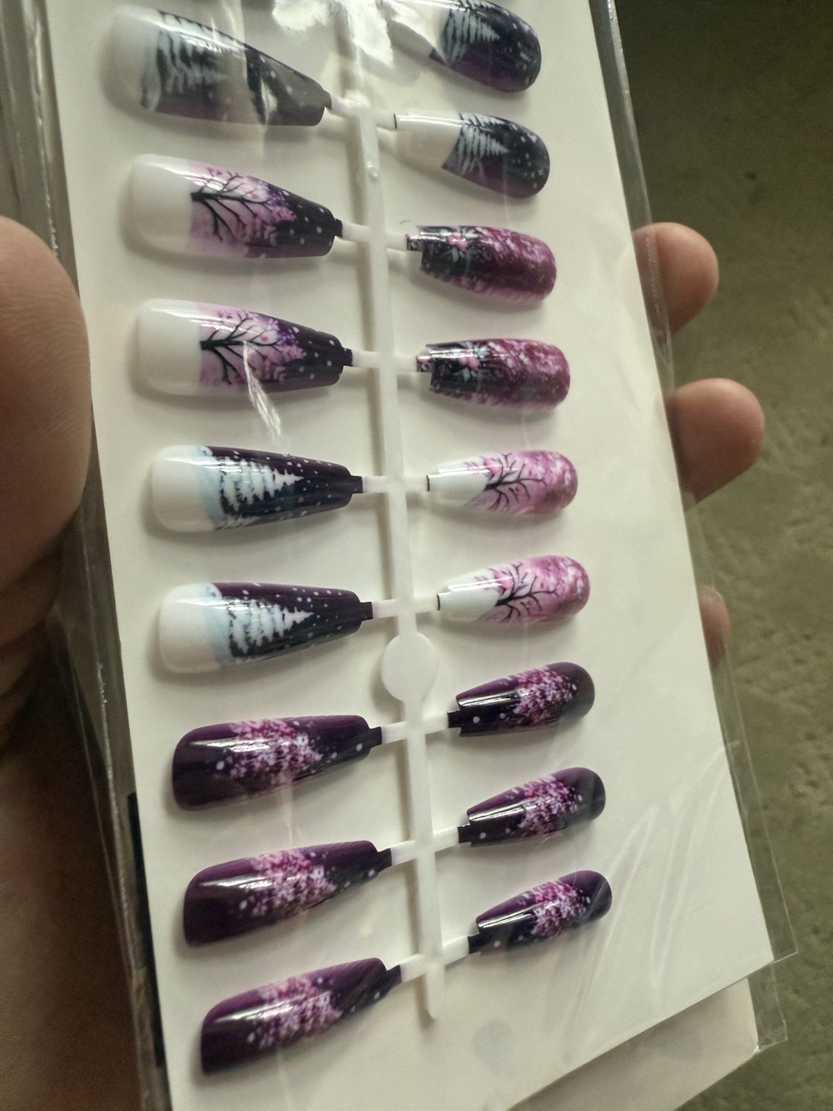 24 Pc Press On Nails Christmas Snow Scene Pink Purple White