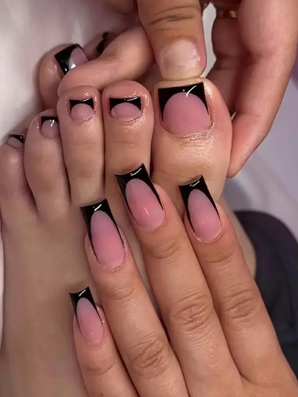 48pcs French Black Border Glossy Full Cover Fake Toenails Press On Nails for
